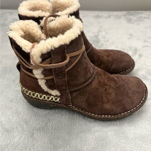 UGG Cove Women's Chocolate Shearling Boots